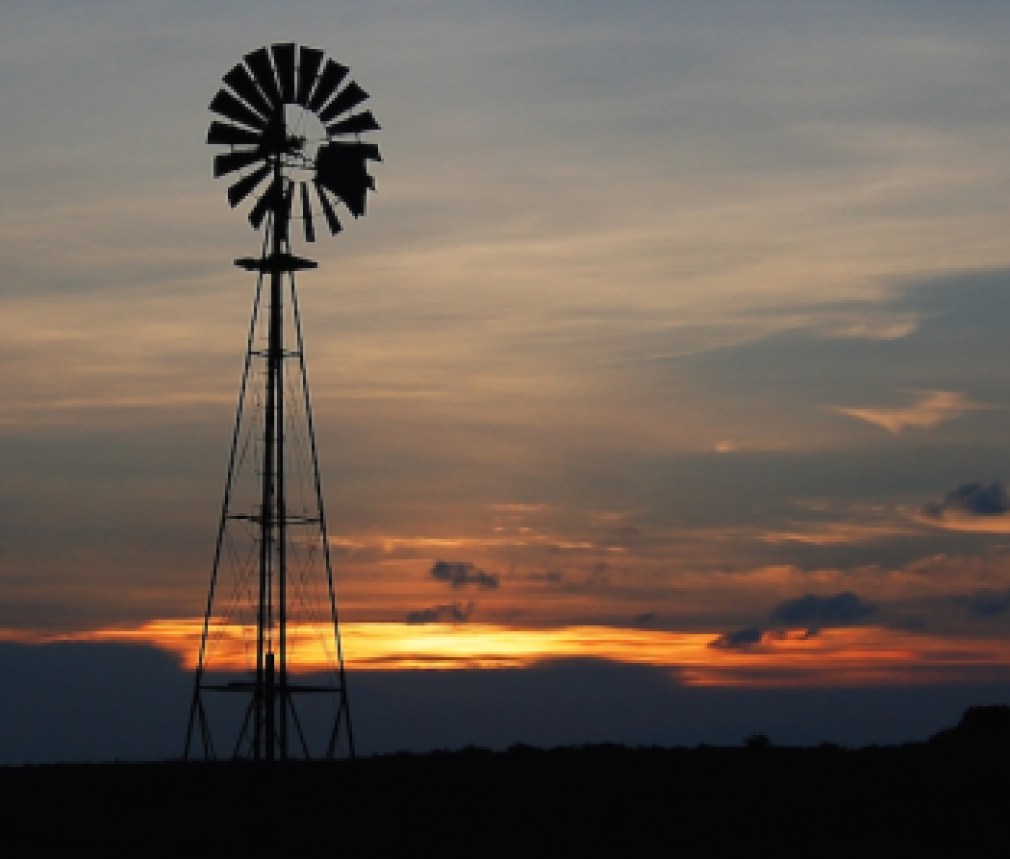 Texas-ranch-sunset-windmill