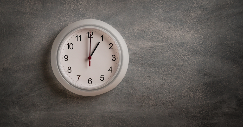 grey_background_clock