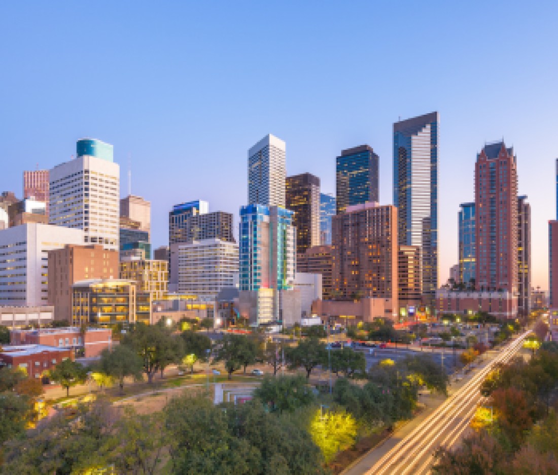 Houston, Texas, USA downtown park and skyline