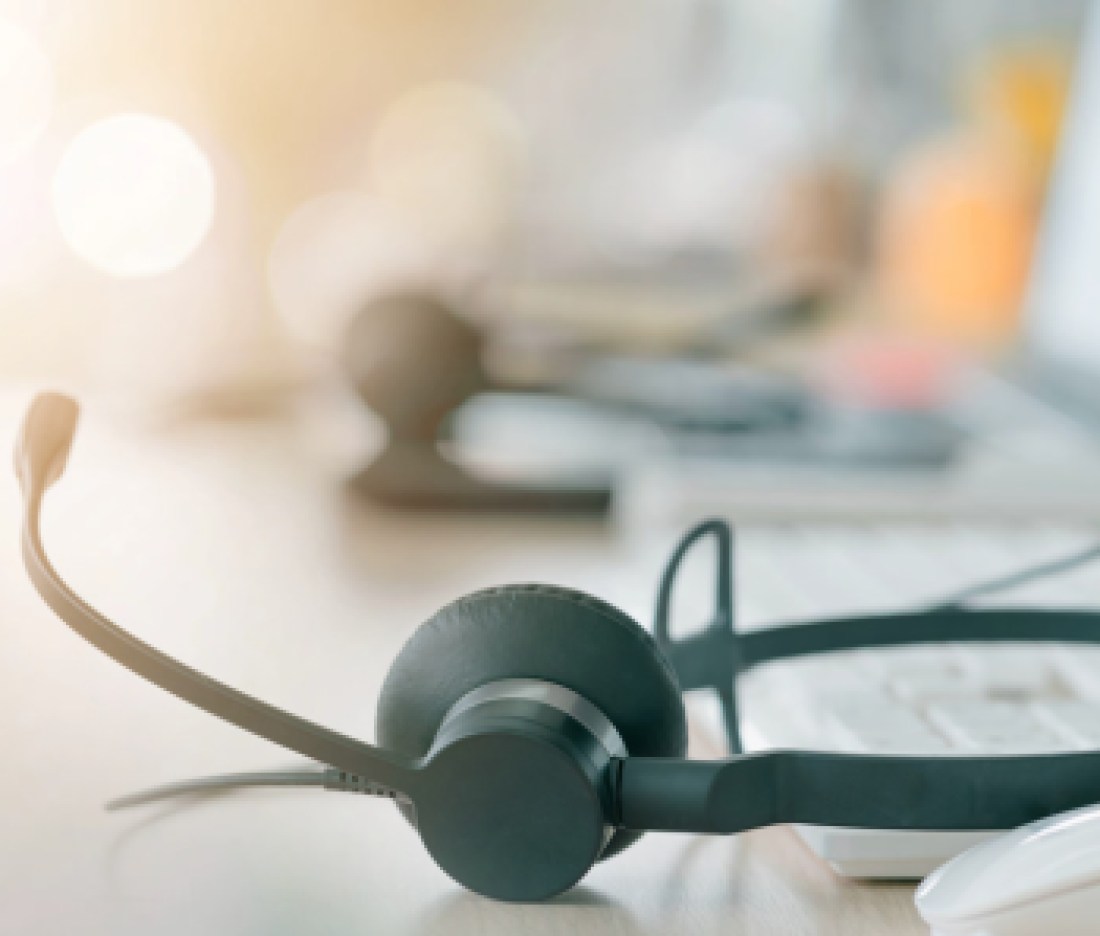 Professional Team Business Operator in Office. Service Business Corporate, Call Center Asian.  Help Center, Appealed to Consumers,  Support Identify Action Recovery Disaster. Online Digital marketing.