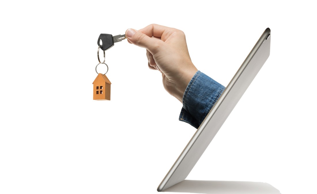 HW+ Key-hand-ipad