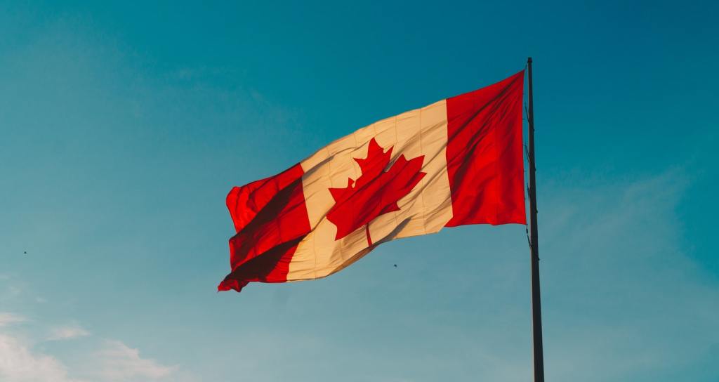 canadianflag_unsplash