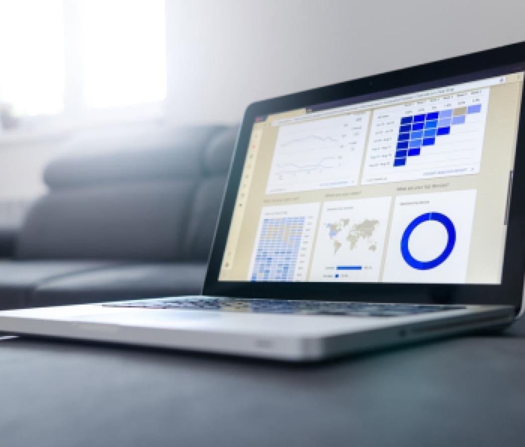 laptop_graph_unsplash