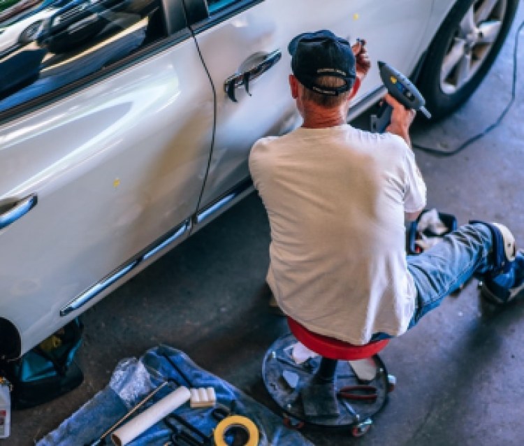 olderworker_unsplash