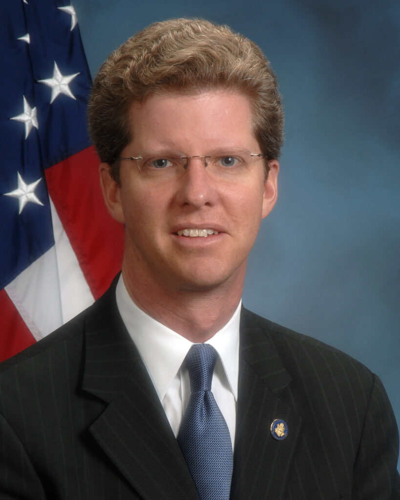 HUD Secretary Shaun Donovan's official 2009 portrait.