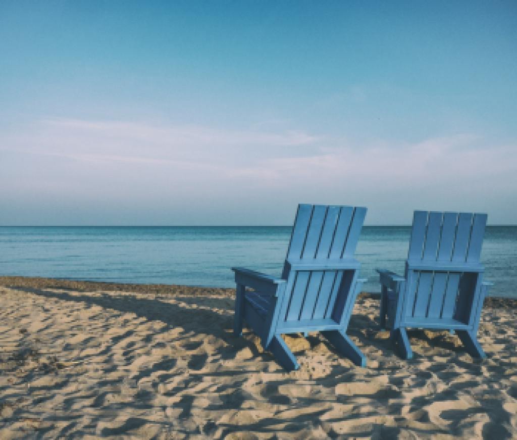 twochairsbeach_unsplash