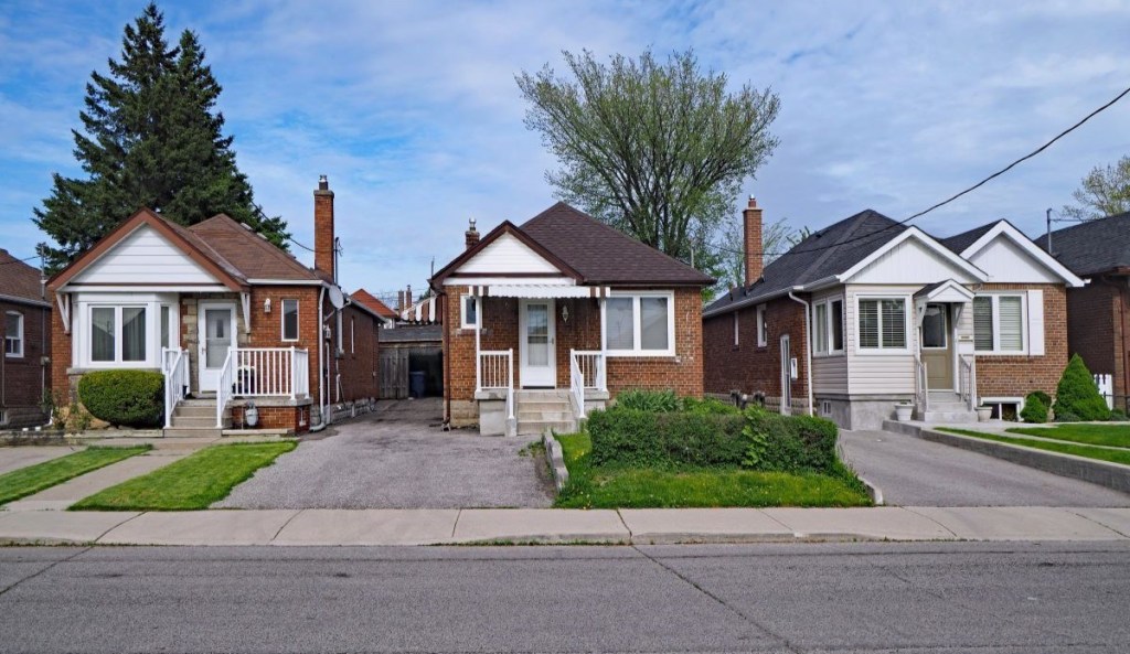 Houses-Individual, Modest 1